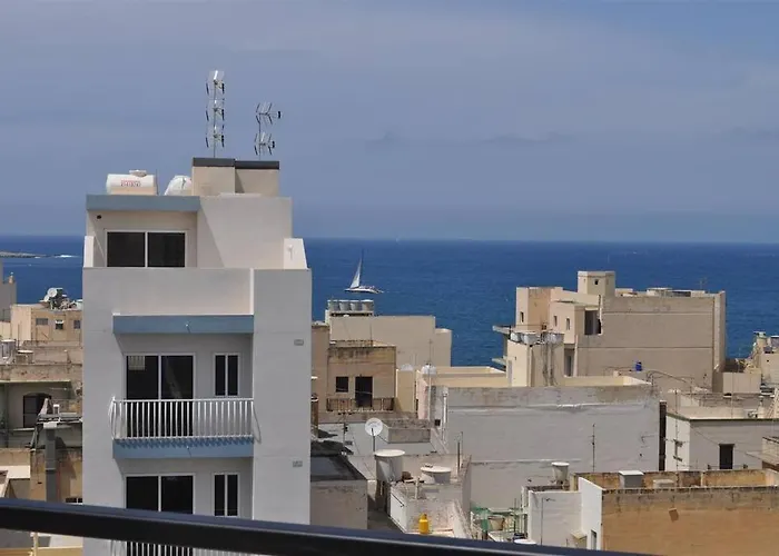Central Penthouse - Large Terrace